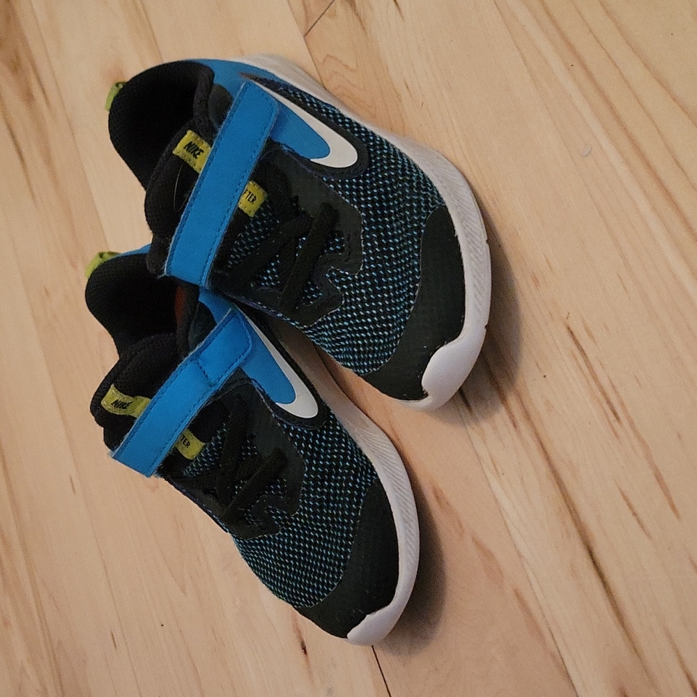 Nike US 10C toddler downshifter athletic shoes